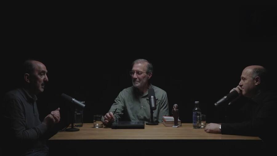 Senén Barro moderou esta conversa con Daniel Innerarity (á esquerda da foto) e Francisco José Prieto. Foto: CiTIUS