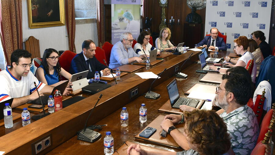 A xuntanza extraordinaria tivo lugar en San Xerome. Foto: Santi Alvite