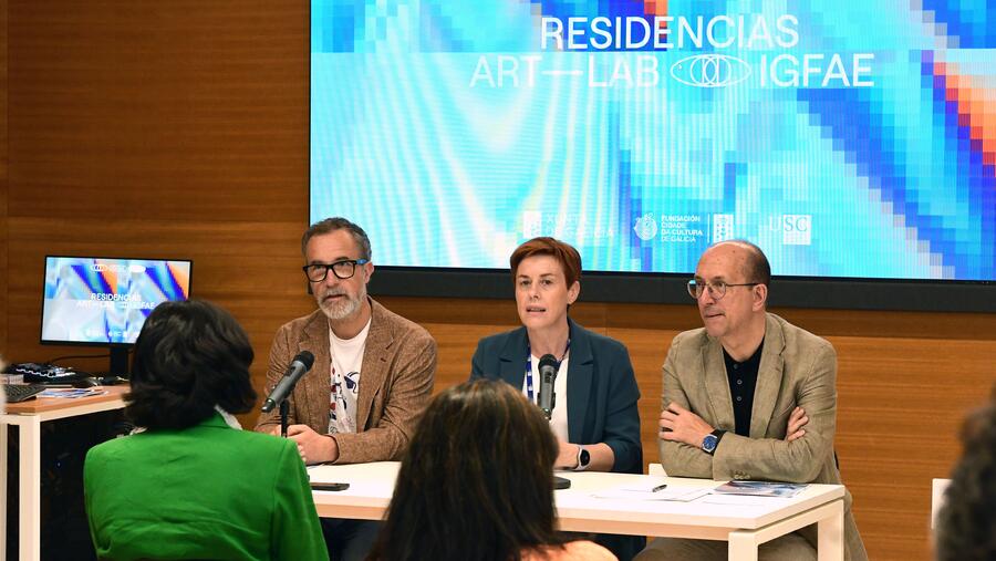 De esquerda a dereita, carlos Salgado, Pilar Murias e Anxo Lorenzo. Foto: Santi Alvite
