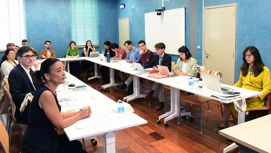 Asistentes á xornada que se desenvolveu no CEA. Foto: Santi Alvite