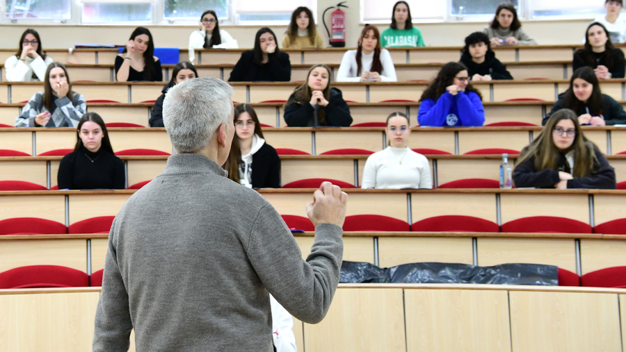 A vindeira listaxe actualizada publicarase o mércores 27 de agosto. Imaxe de arquivo dunha clase na USC. FOTO: Santi Alvite