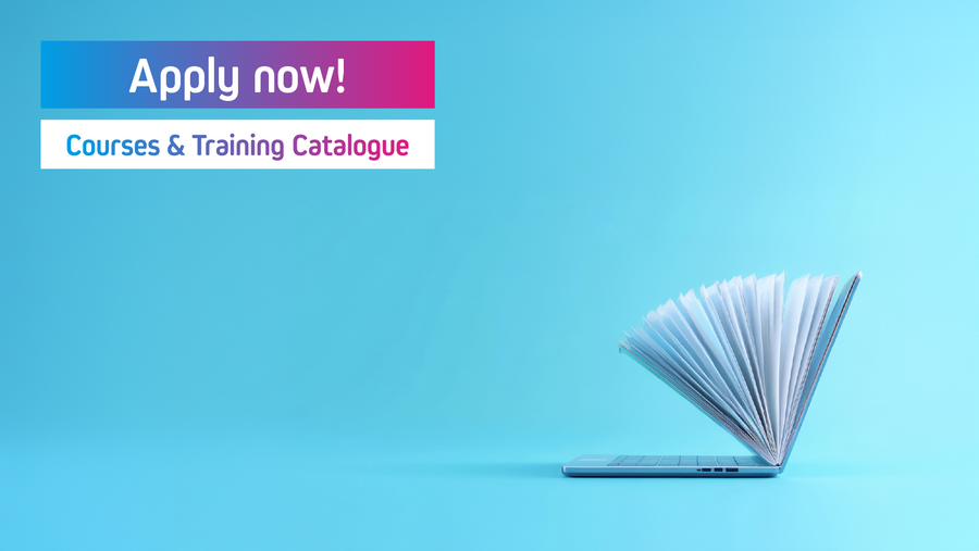 Imaxe promocional da Catálogo de Cursos de EUniWell. Contén a imaxe dunibro aberto.