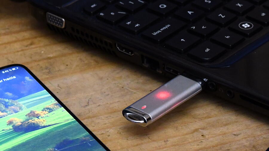 Inclúe un documento no que se ofrecen recomendacións en relación aos procesos de dixitalización. Foto: Santi Alvite