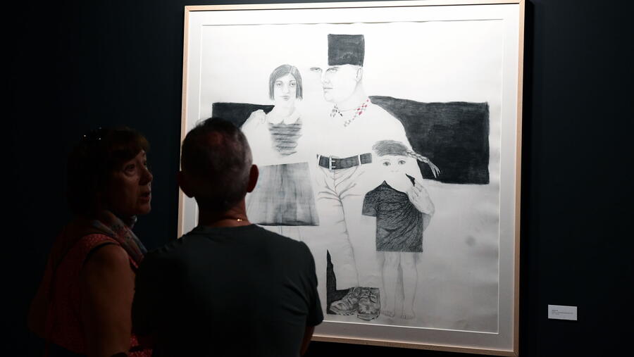 A Igrexa da Universidade acolle ata o 31 de outubro unha exposición de 21 pezas da artista Amabel Míguez. Foto: Santi Alvite