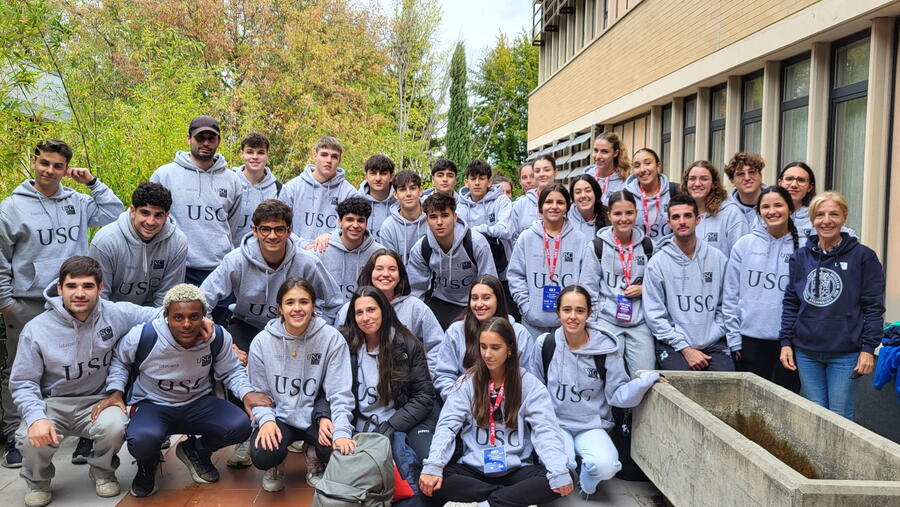 Participaron na competición 32 deportistas da USC