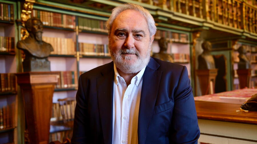 Ernesto González Seoane dirixiu ou participou no desenvolvemento de diversas ferramentas con corpus do galego moderno e contemporáneo. 