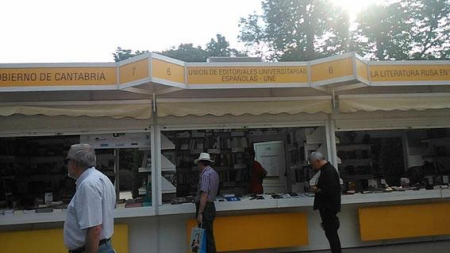 Stand da UNE na 74 Feira do Libro de Madrid (Foto: UNE)