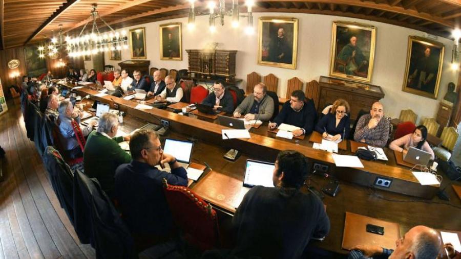 O xuntanza celebrouse no Salón Nobre do Colexio de Fonseca. Foto: Santi Alvite