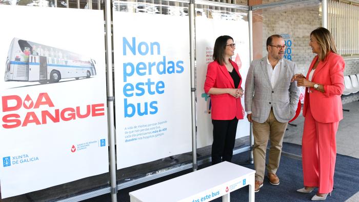 O reitor, a directora de ADOS e a decana de Enfermaría presentaron a campaña. Foto: Santi Alvite